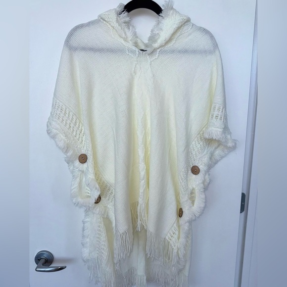 Sweaters - Elegant Cream Sweater with Button Accents